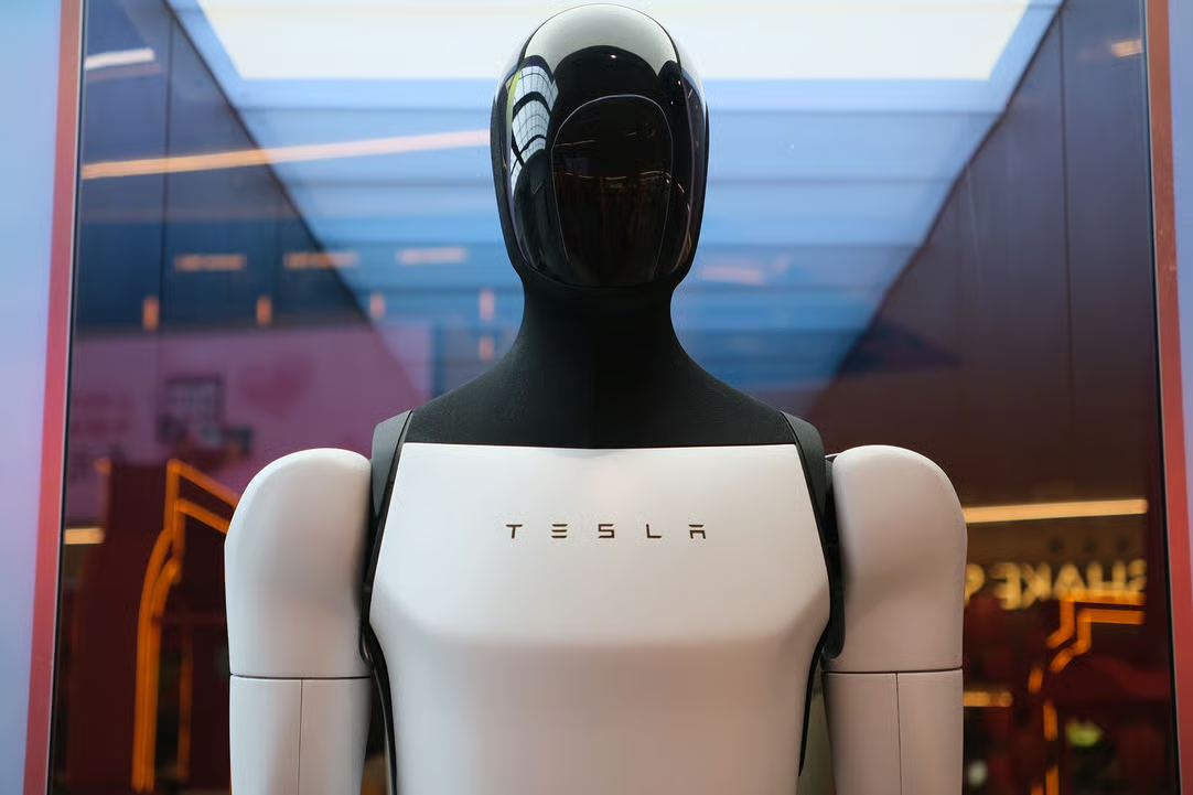 Robot Optimus z dílny Tesly