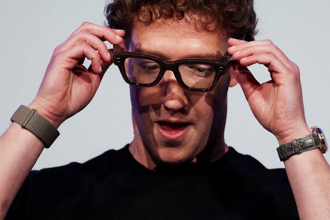 Mark Zuckerberg s Meta Glasses. Zdroj: usatoday.com
